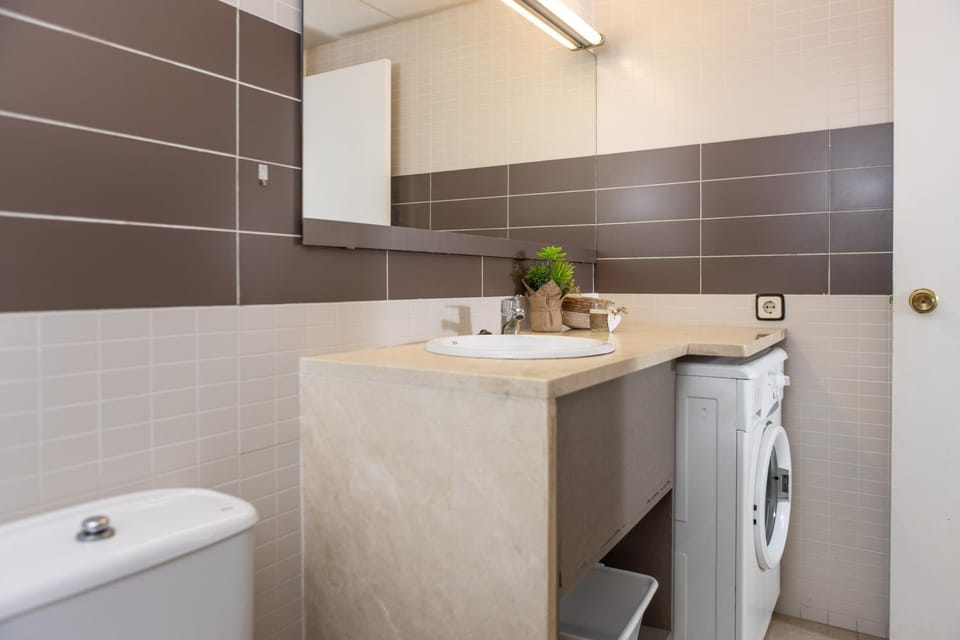Toilet, washing machine