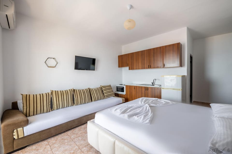 Bed, Kitchen or kitchenette, Photo of the whole room
