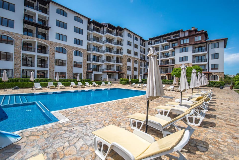 Property building, Area and facilities, Swimming pool