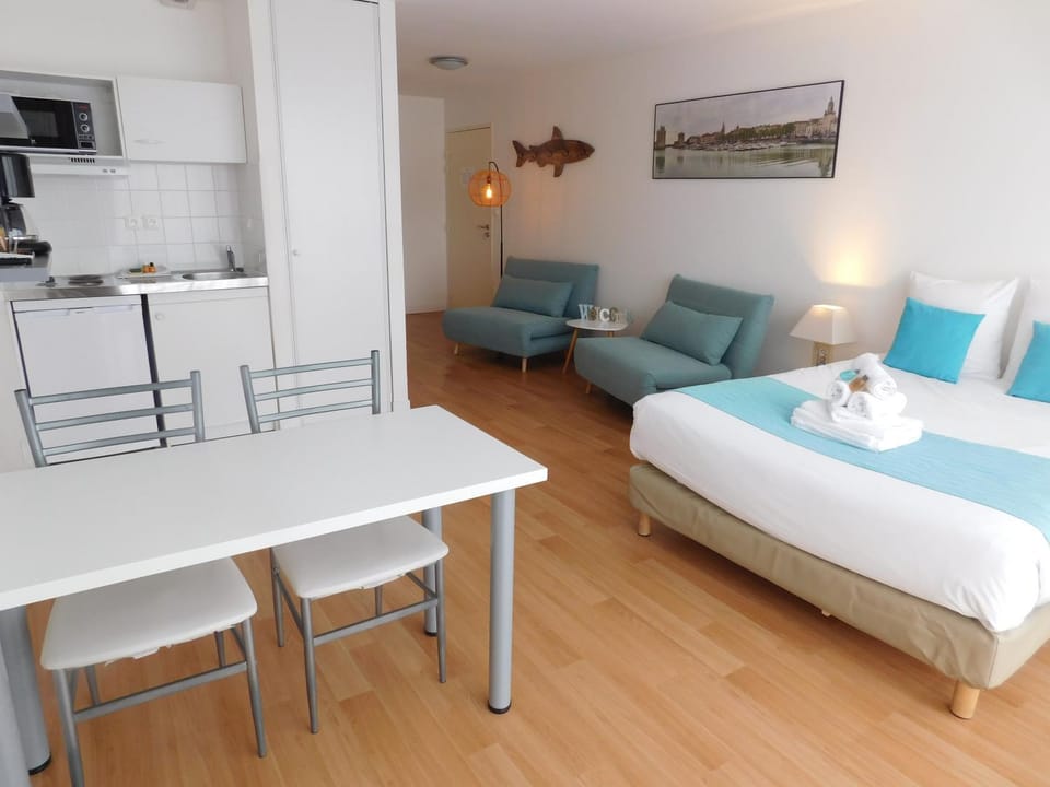 View (from property/room), Photo of the whole room