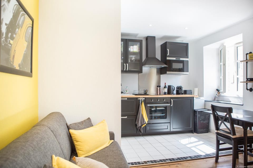 Kitchen or kitchenette, Living room