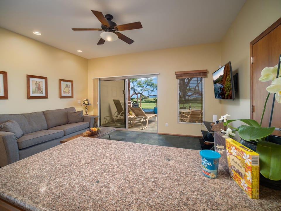 TV and multimedia, Living room, Seating area, Dining area, Evening entertainment