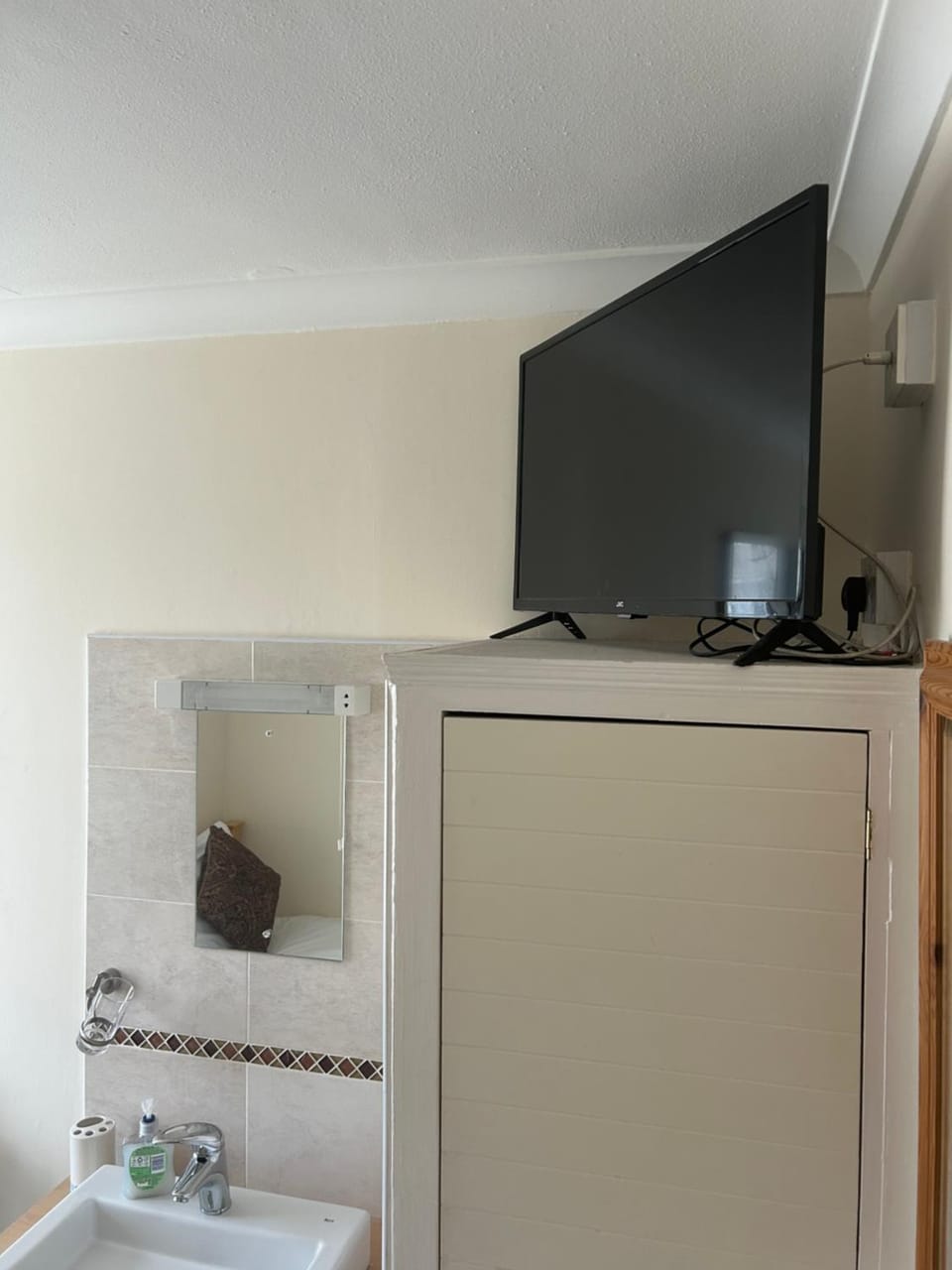 Four Seasons Guest House Bed and Breakfast in Canterbury
