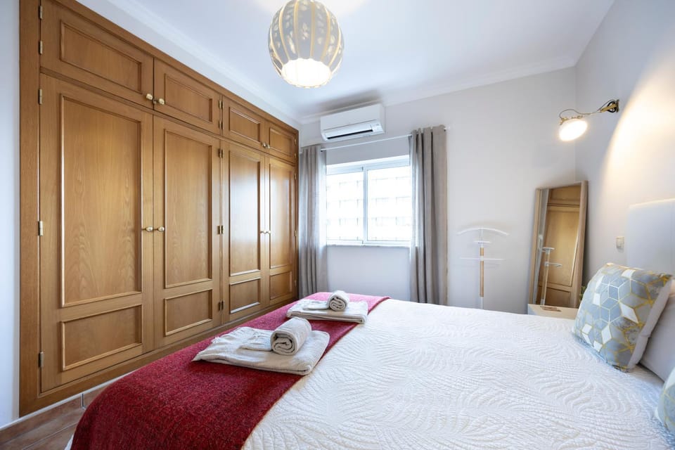 Bed, Photo of the whole room, Bedroom, towels, wardrobe