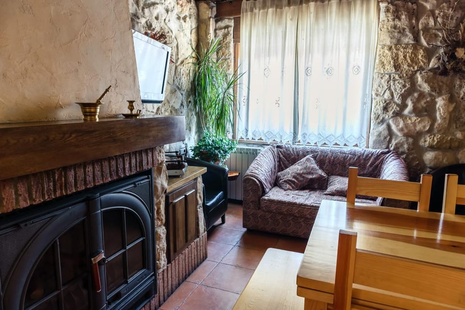 Communal lounge/ TV room, Living room