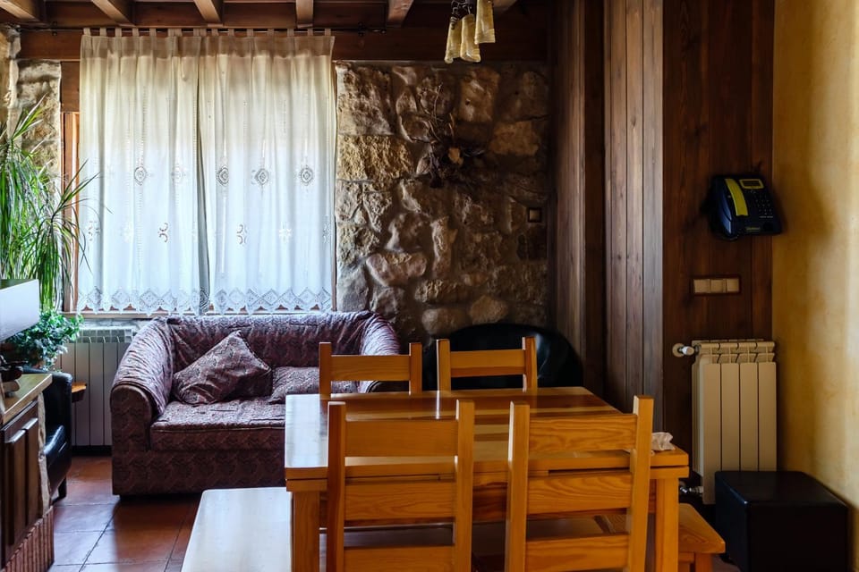 Communal lounge/ TV room, Living room, Dining area