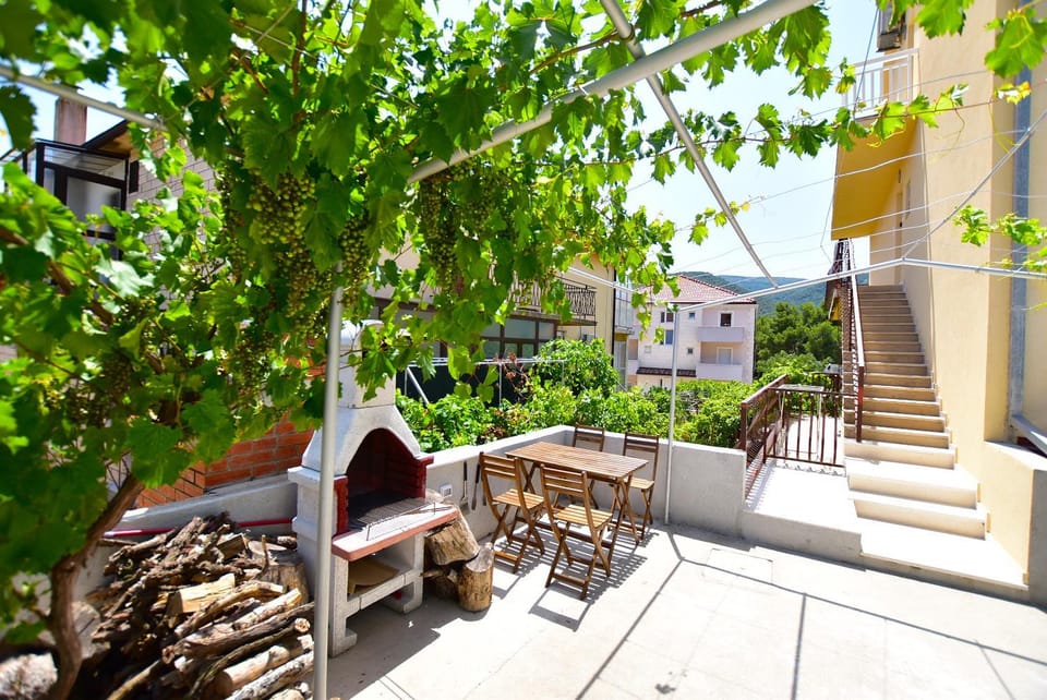 Patio, Facade/entrance, BBQ facilities