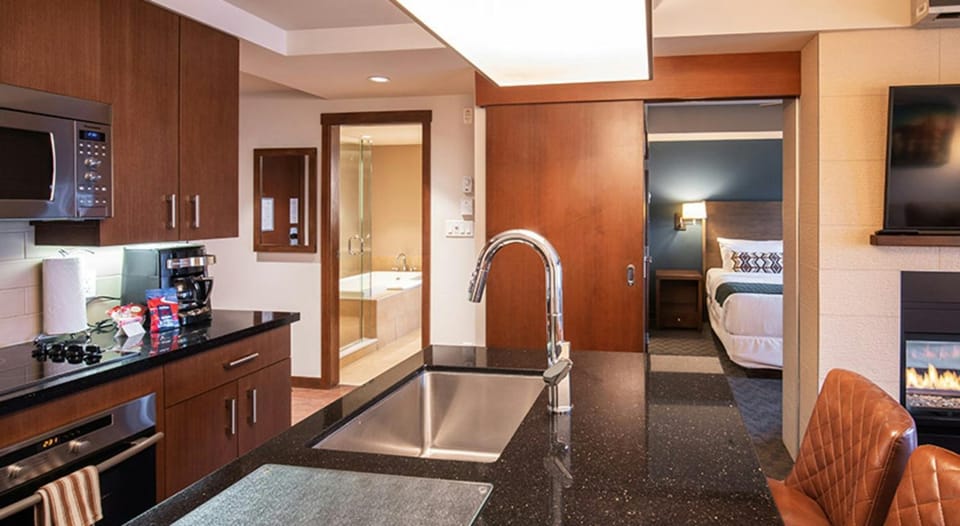 Kitchen or kitchenette