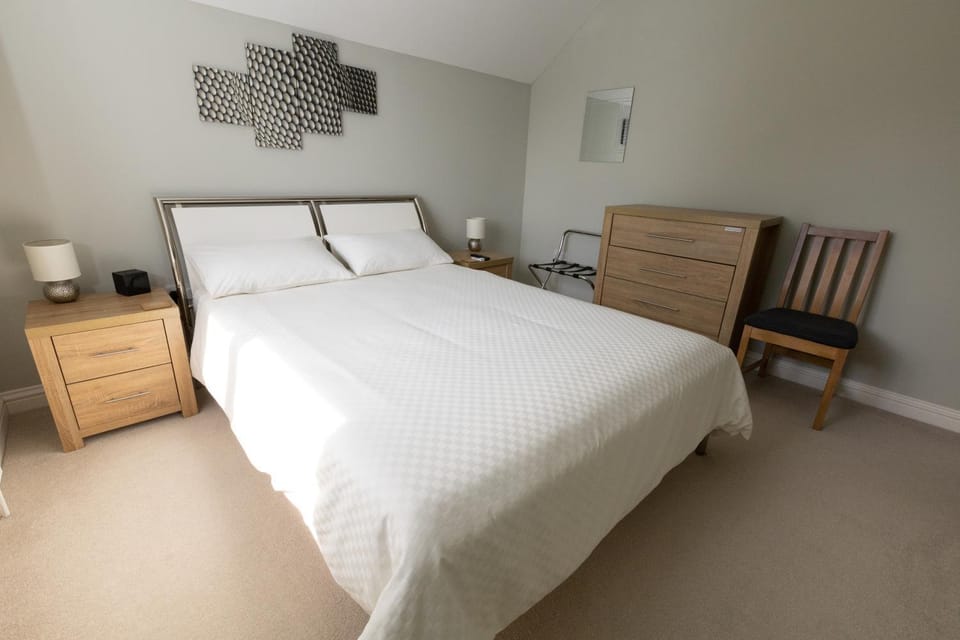 Bed, TV and multimedia, Bedroom, Garden view, furniture, wardrobe