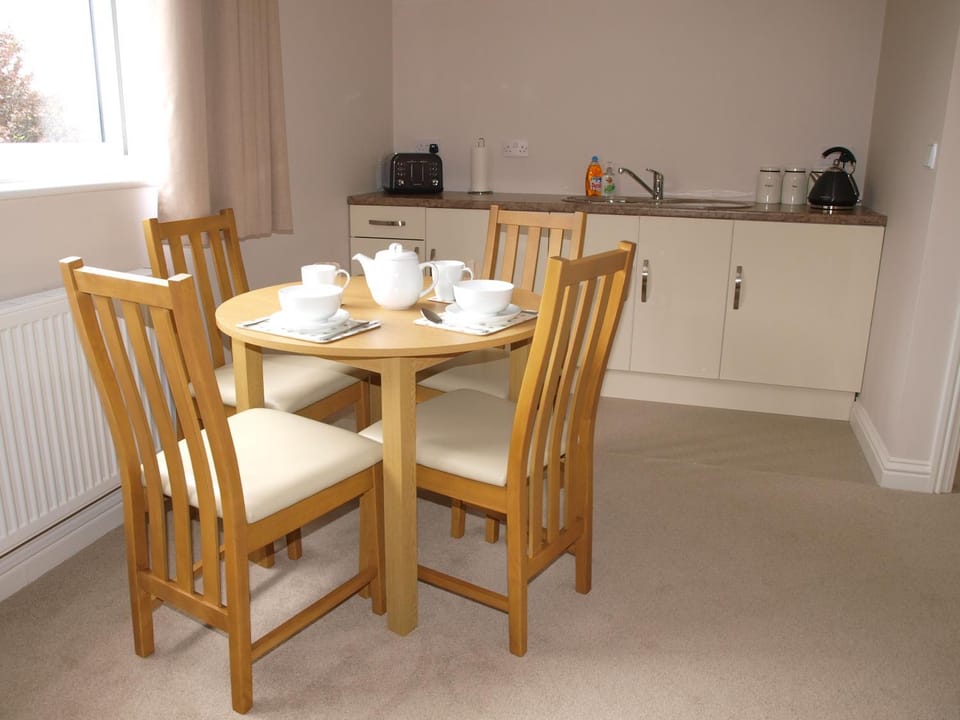 Coffee/tea facilities, Kitchen or kitchenette, Living room, Dining area, Continental breakfast