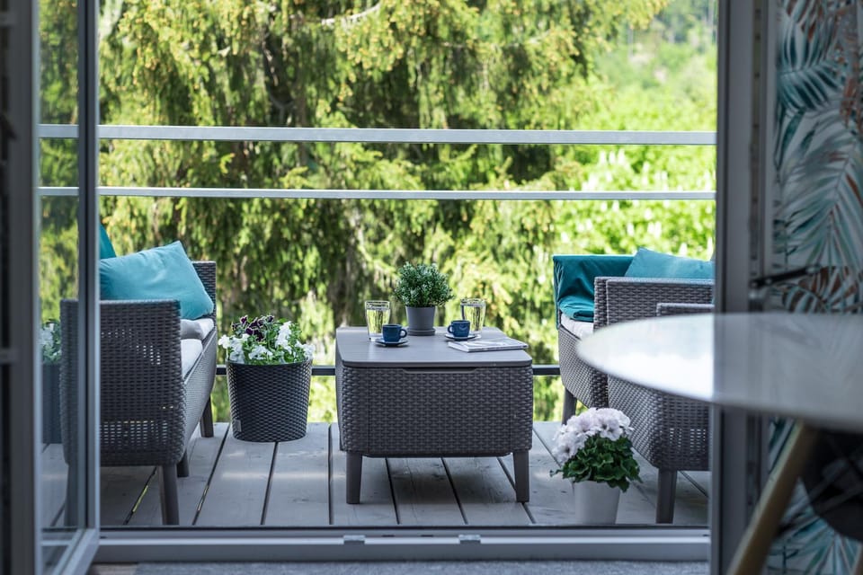 Patio, Spring, Day, Garden, View (from property/room), Balcony/Terrace, Living room, Seating area, Dining area, Garden view