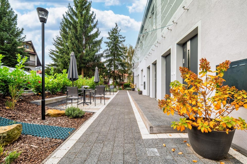 Property building, Spring, Day, Garden, Seating area, Garden view
