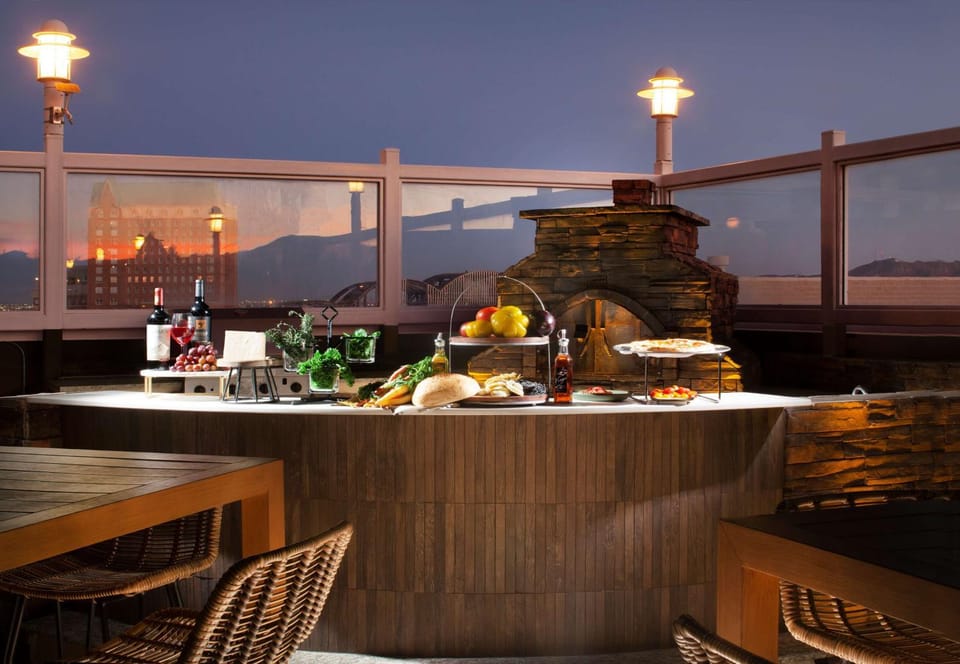 Patio, Restaurant/places to eat