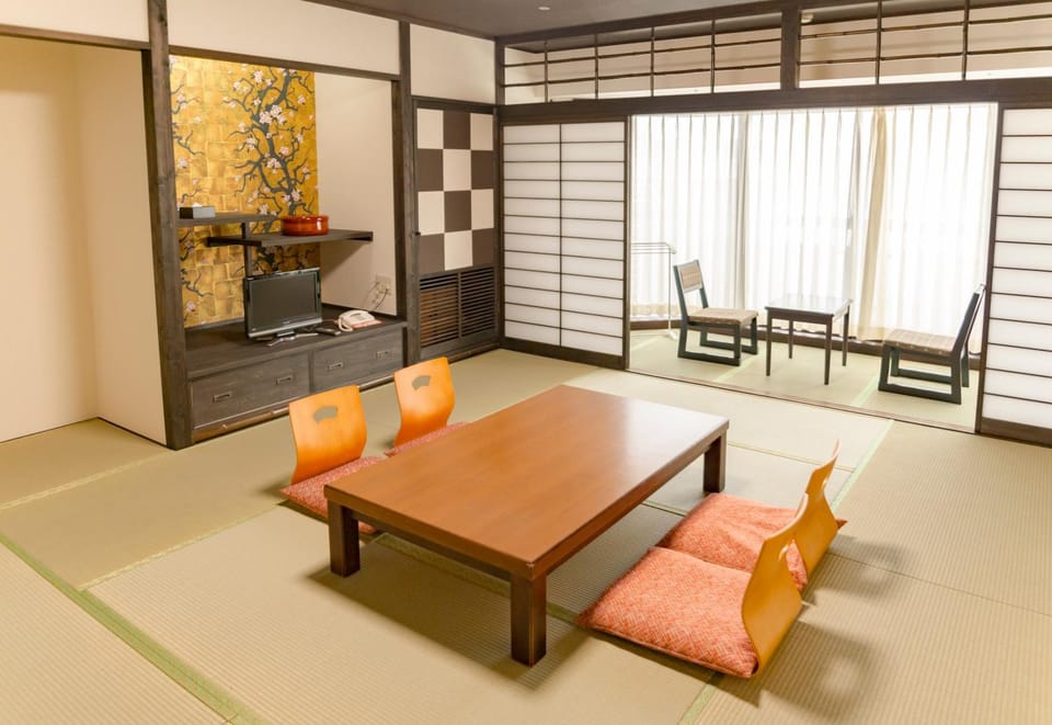 Living room, Photo of the whole room, Seating area, Dining area