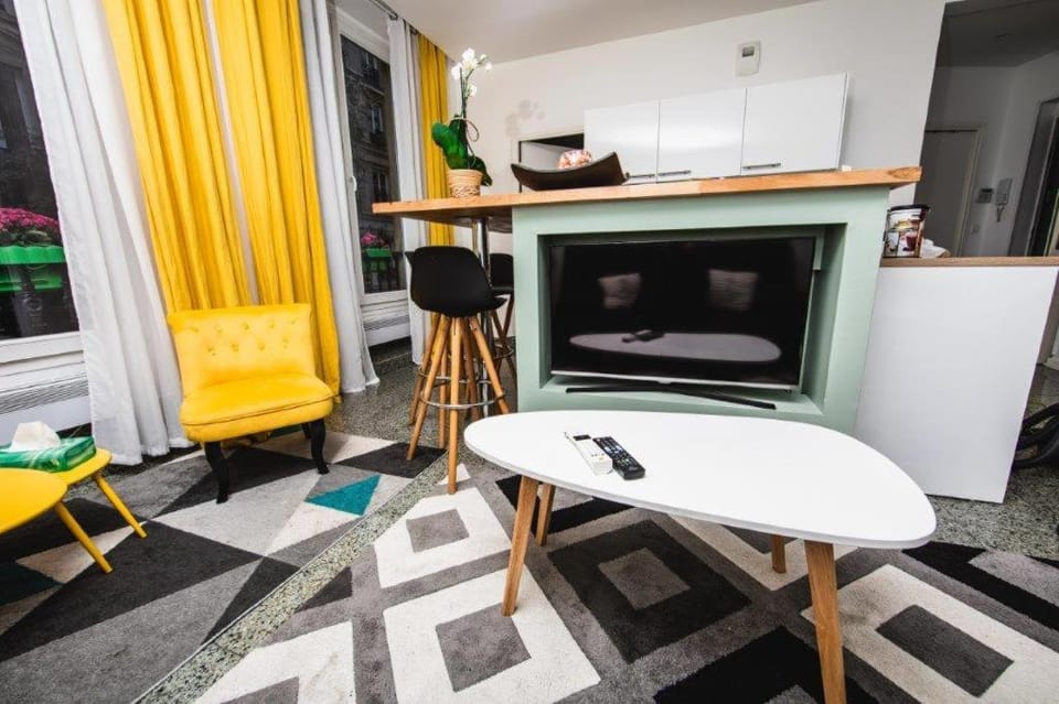 Communal lounge/ TV room, Living room