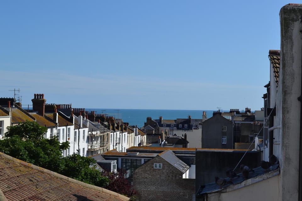 Sea view, Street view