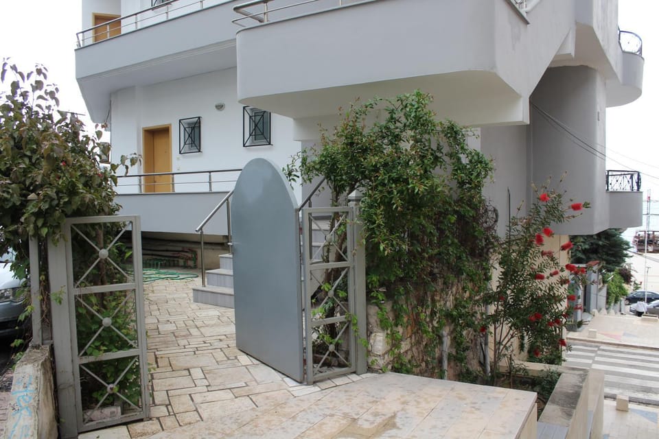 Property building, Day