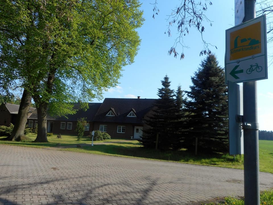 Facade/entrance, Off site, On site