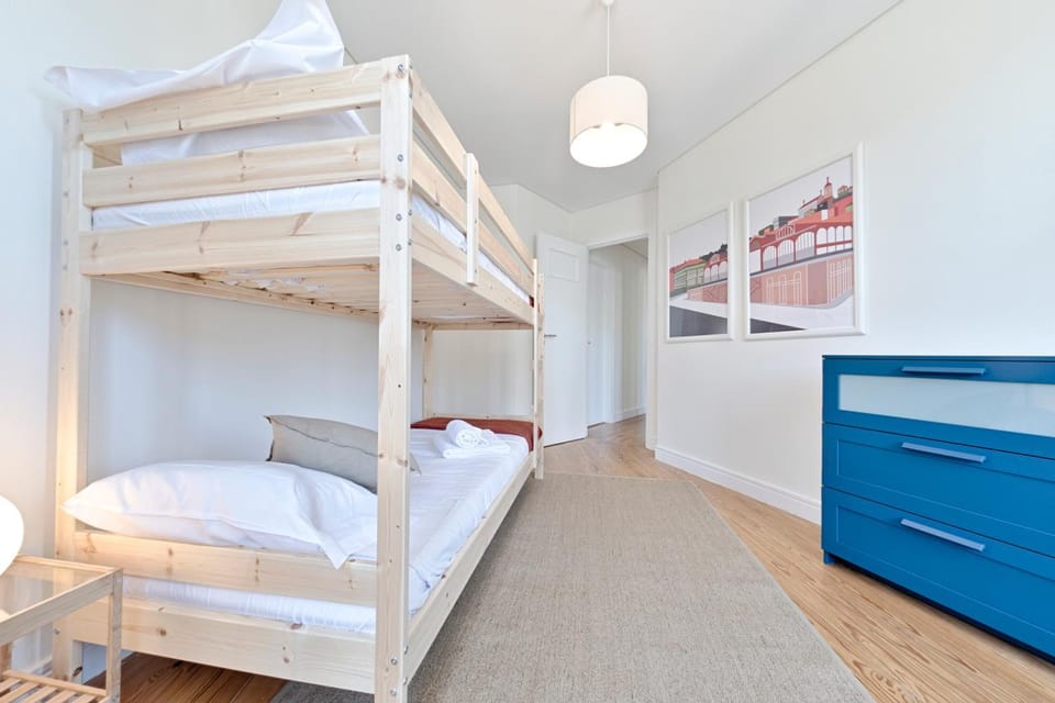 Bedroom, bunk bed