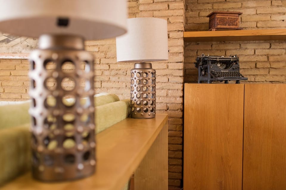 Photo of the whole room, Decorative detail, Decorative detail