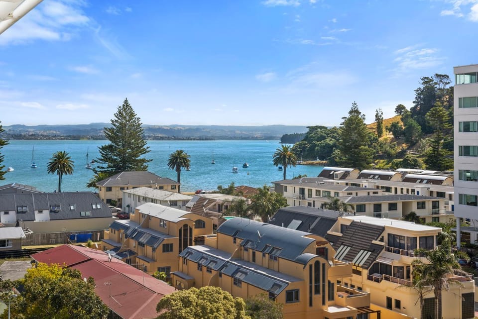 Nearby landmark, Neighbourhood, Natural landscape, View (from property/room), Balcony/Terrace, Sea view