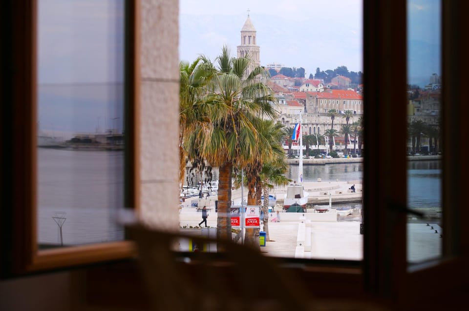 City view, Sea view