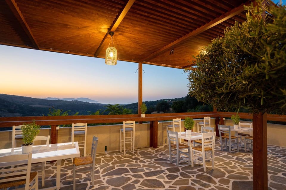 Patio, Day, Natural landscape, View (from property/room), Balcony/Terrace, Dining area, Mountain view