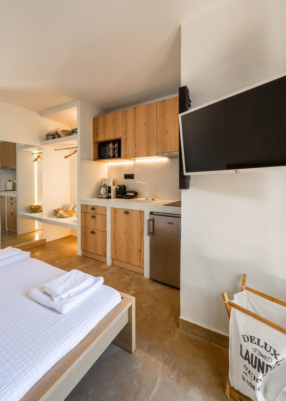 Bed, Kitchen or kitchenette, Photo of the whole room, Bedroom