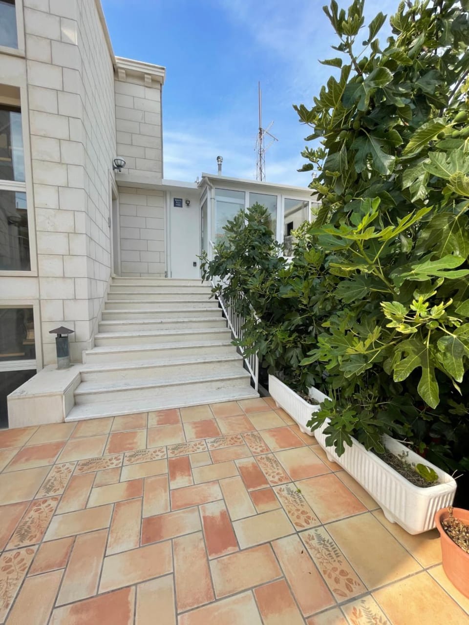 Property building, Facade/entrance