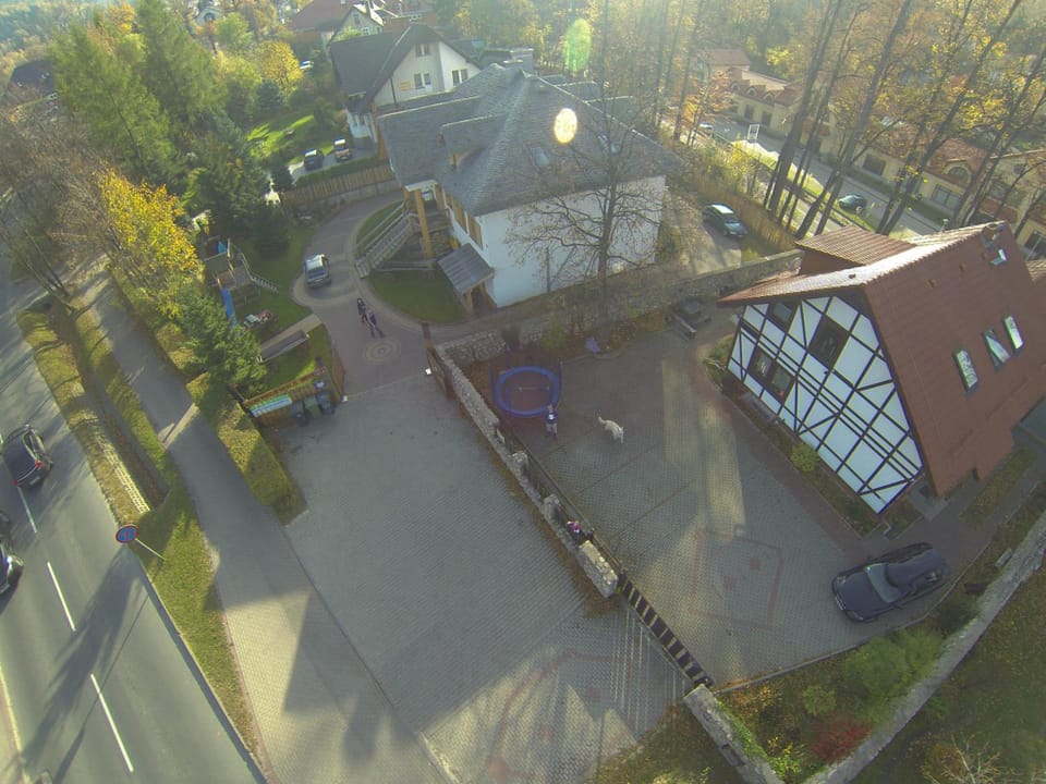 Facade/entrance, Bird's eye view
