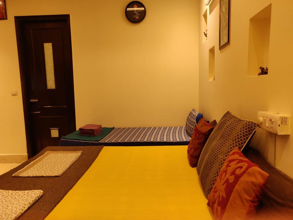 Pearl Premium Homes, Family BnB Guest-House Bed and Breakfast in Delhi