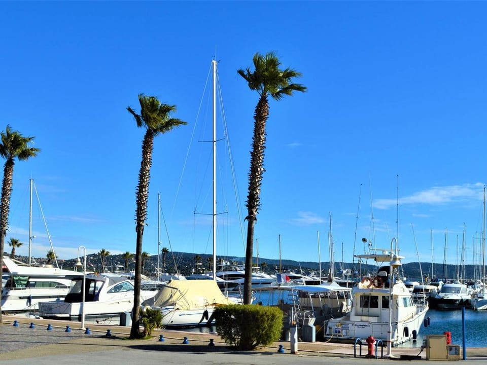 Studio bord de mer à Cavalaire avec climatisation et parking - FR-1-226B-13 Apartment in Cavalaire-sur-Mer