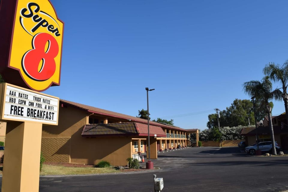 Property building, Property logo or sign, Logo/Certificate/Sign, Parking