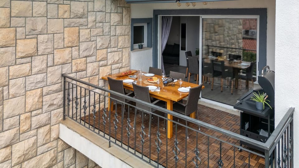 Banquet/Function facilities, Seating area