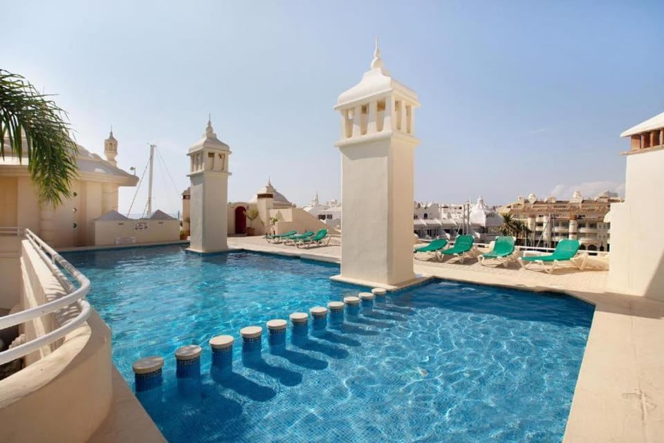 BBQ facilities, Swimming pool