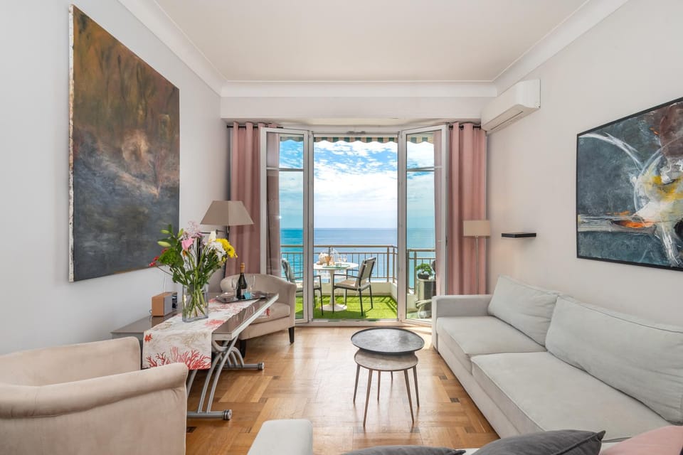 Balcony/Terrace, Living room