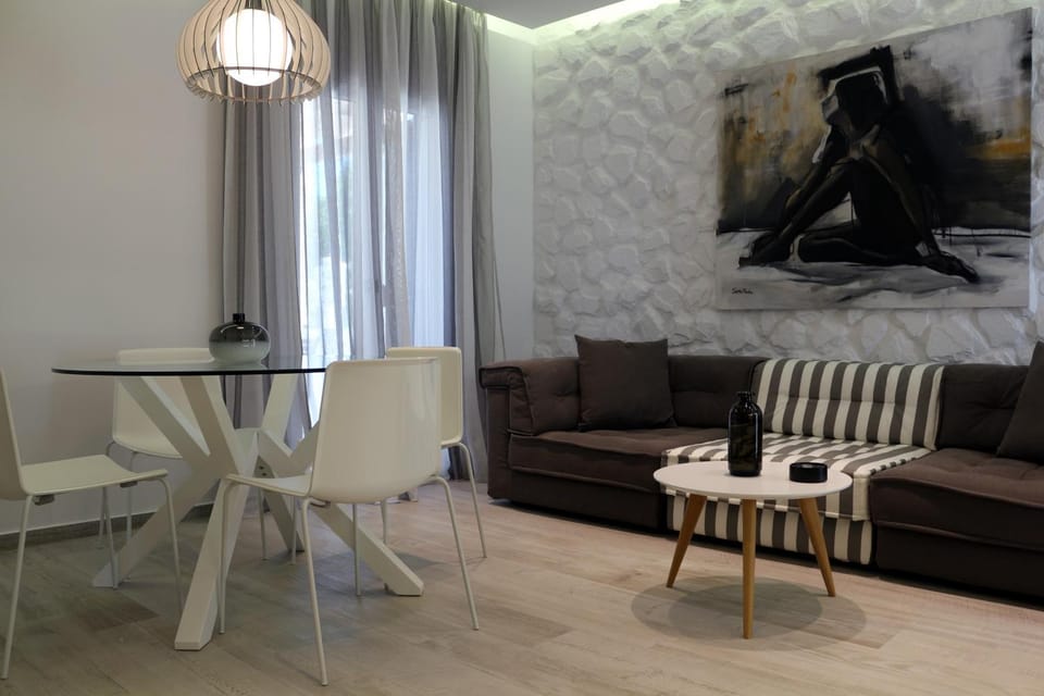 Living room, Dining area