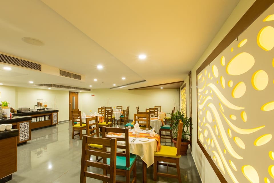 Restaurant/places to eat, Food, Area and facilities