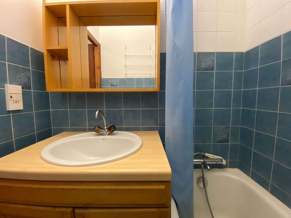 Studio 4 Pers au Pied des Pistes, Balcon Sud, Parking, Centre-Ville - FR-1-241-73 Apartment in Le Grand-Bornand