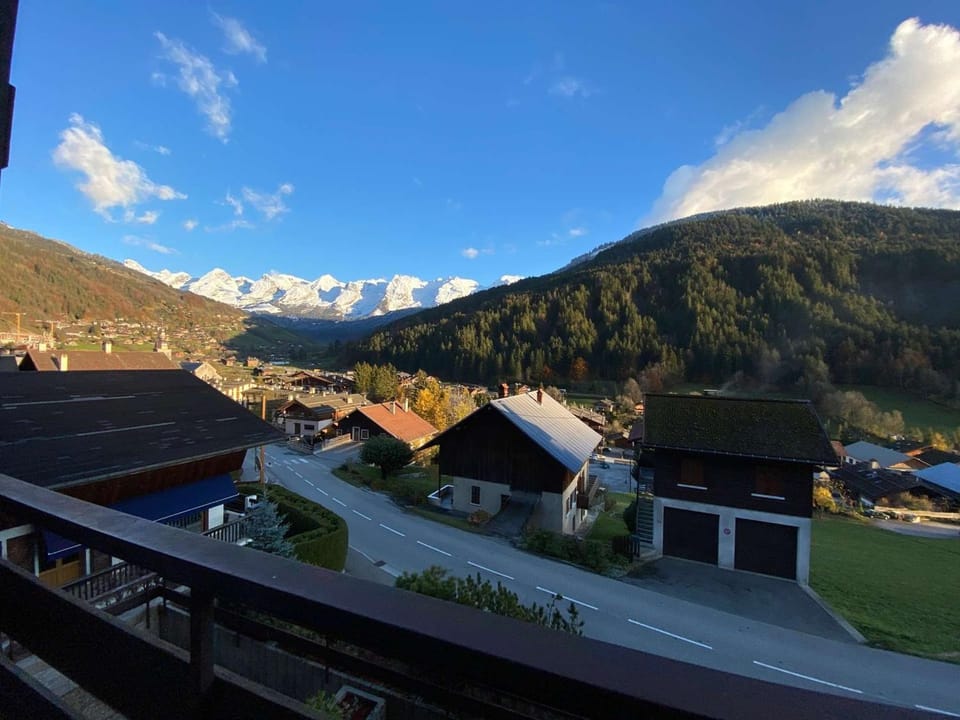 Studio 4 Pers au Pied des Pistes, Balcon Sud, Parking, Centre-Ville - FR-1-241-73 Apartment in Le Grand-Bornand