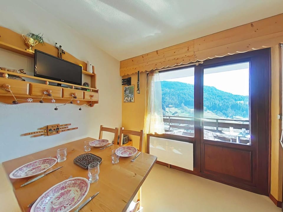 Studio ensoleillé avec balcon Sud, parking, navette, 4 couchages - Le Grand-Bornand - FR-1-241-98 Apartment in Le Grand-Bornand