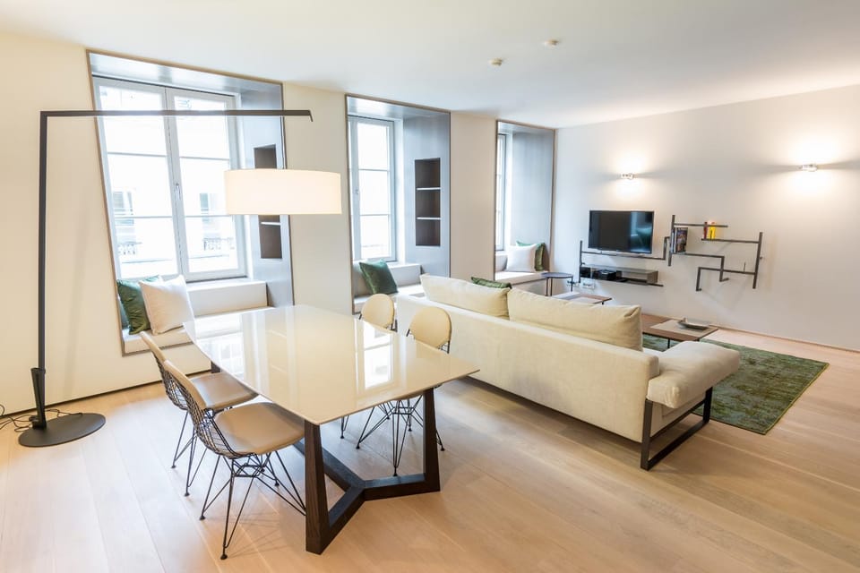 Library, TV and multimedia, Living room, Seating area, Dining area