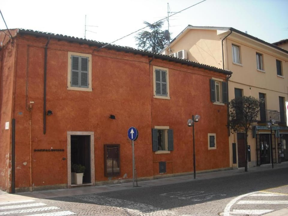 Property building, Facade/entrance, Location