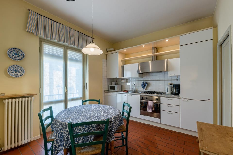 Dinner, minibar, pet friendly, kitchen