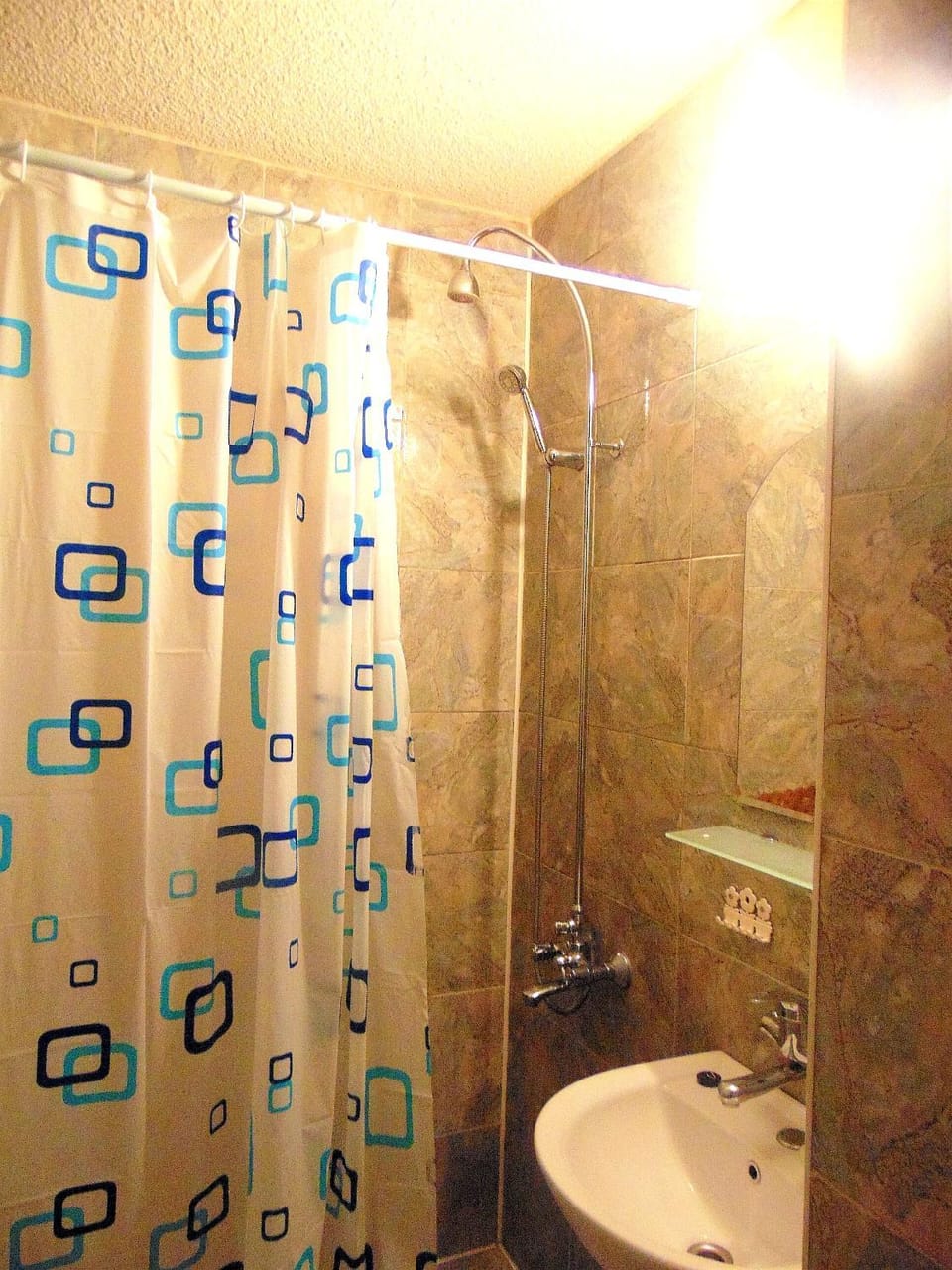 Shower, Area and facilities