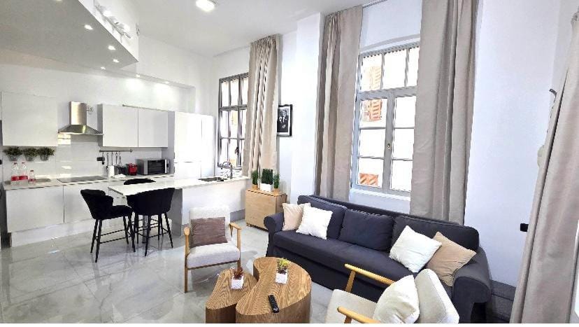 SweetHome26 Luxury Apt Sea View 50 meters from the beach Apartment in Tel Aviv-Yafo