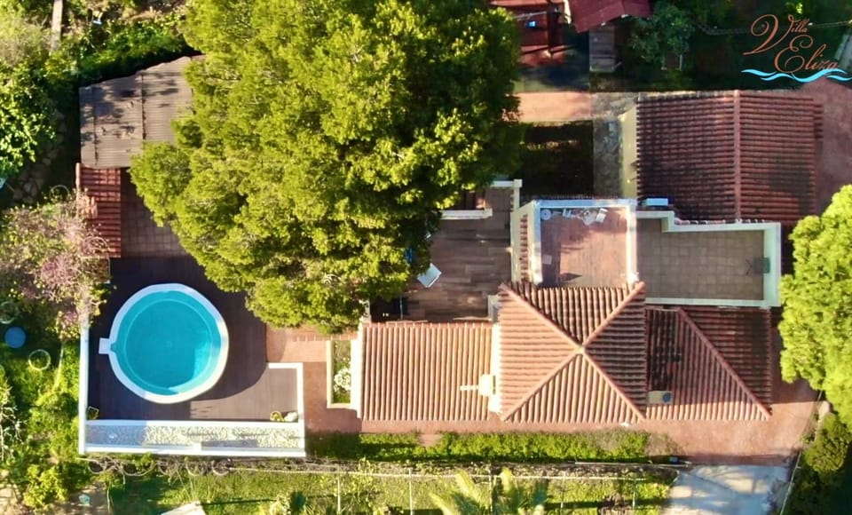 Property building, Bird's eye view, Pool view, Swimming pool