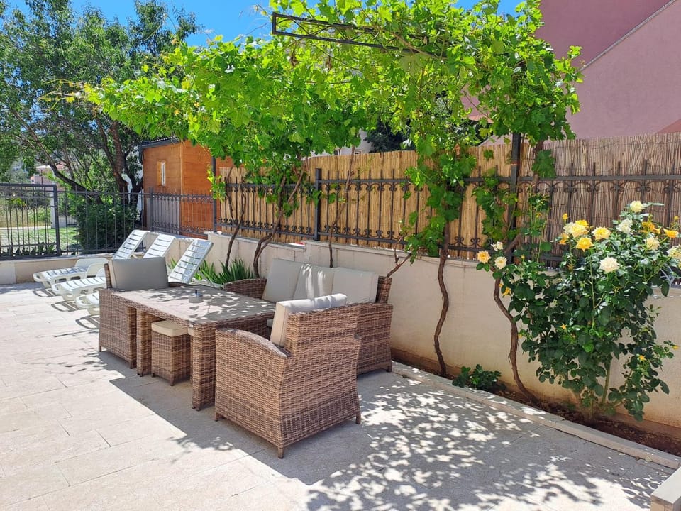 Patio, sunbed