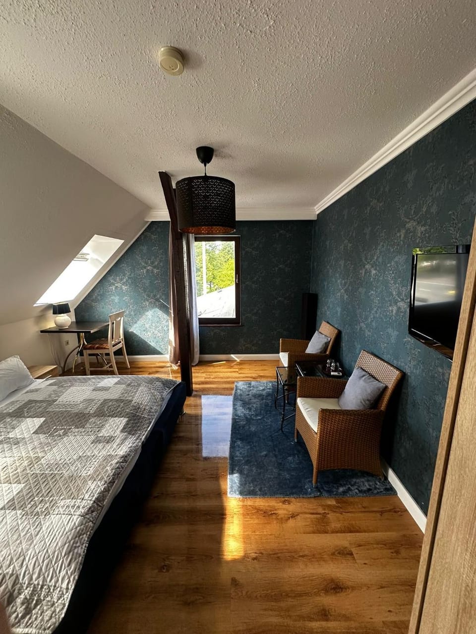 Photo of the whole room