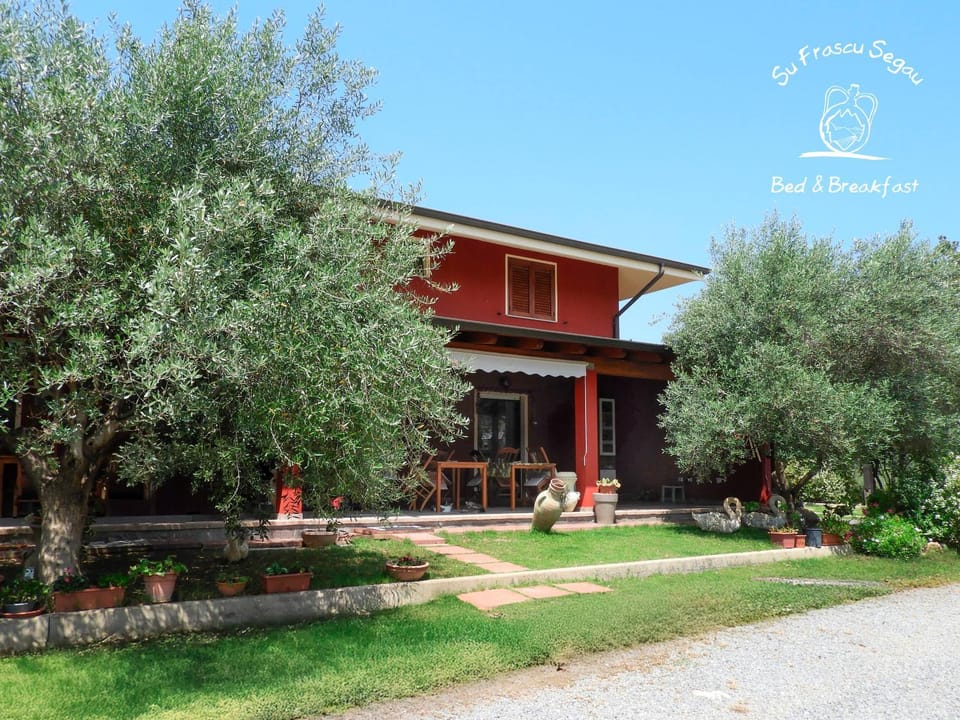 Property building, Natural landscape, Garden, Garden view